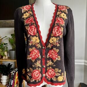 Vintage 90s Cottagecore Black Red & Yellow Floral Cotton Sweater Size Small
